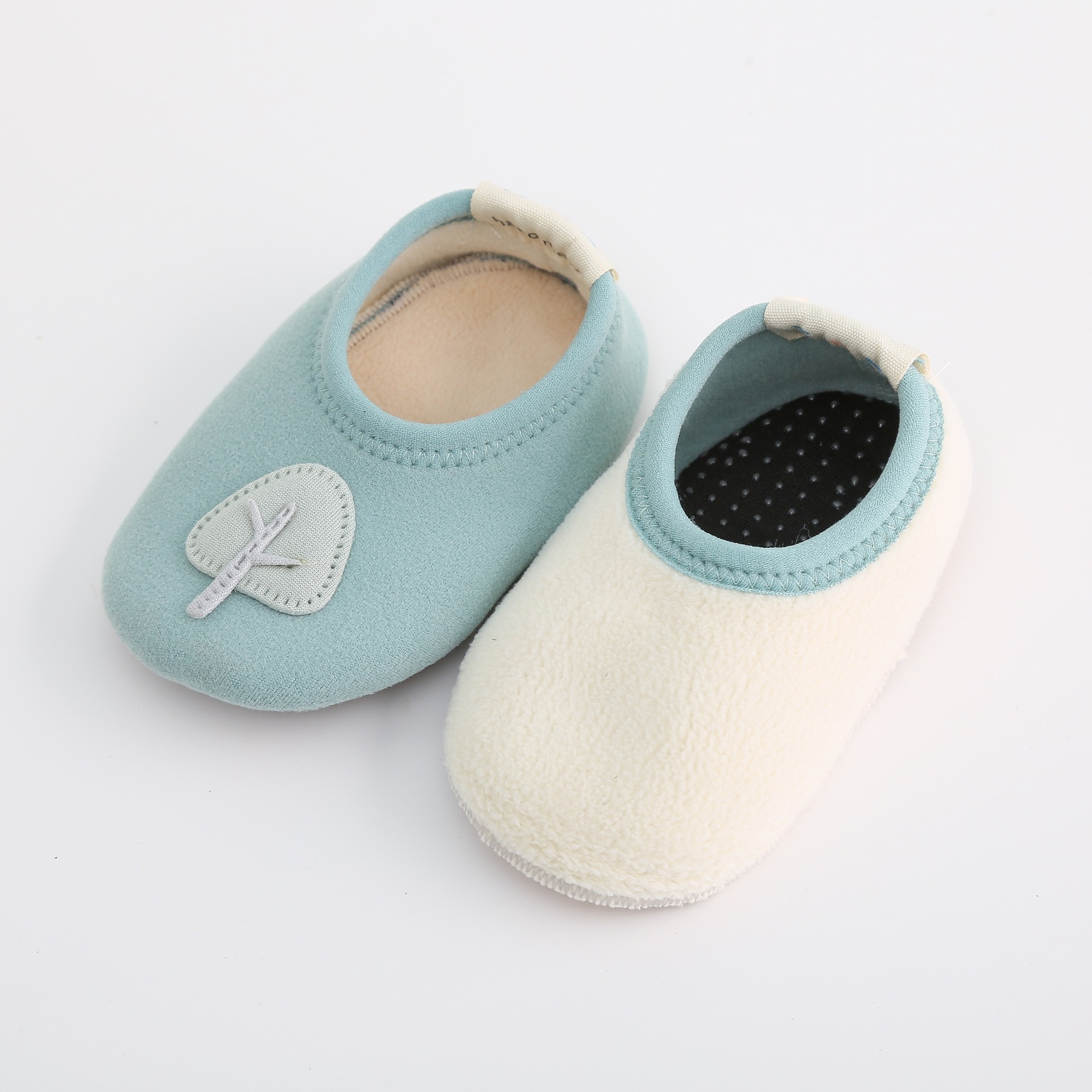 New children Cartoon floor socks ins style slipper-proof warm floor shoes and socks indoor add velvet Thick winter style New children Cartoon floor socks ins style slipper-proof warm floor shoes and socks indoor add velvet Thick winter style