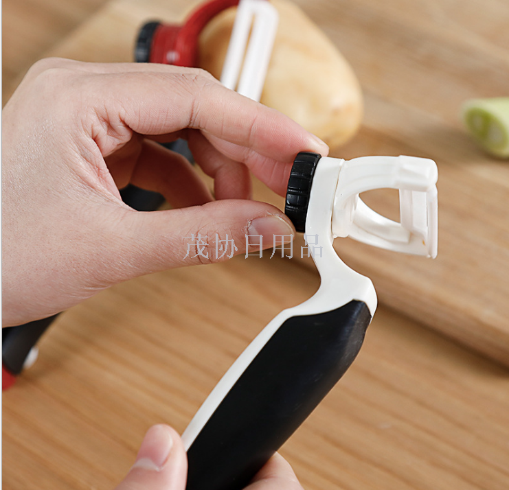 Multi-function 180-degree rotating knife head peeler fruit apple peeler melon fruit potato paring knife