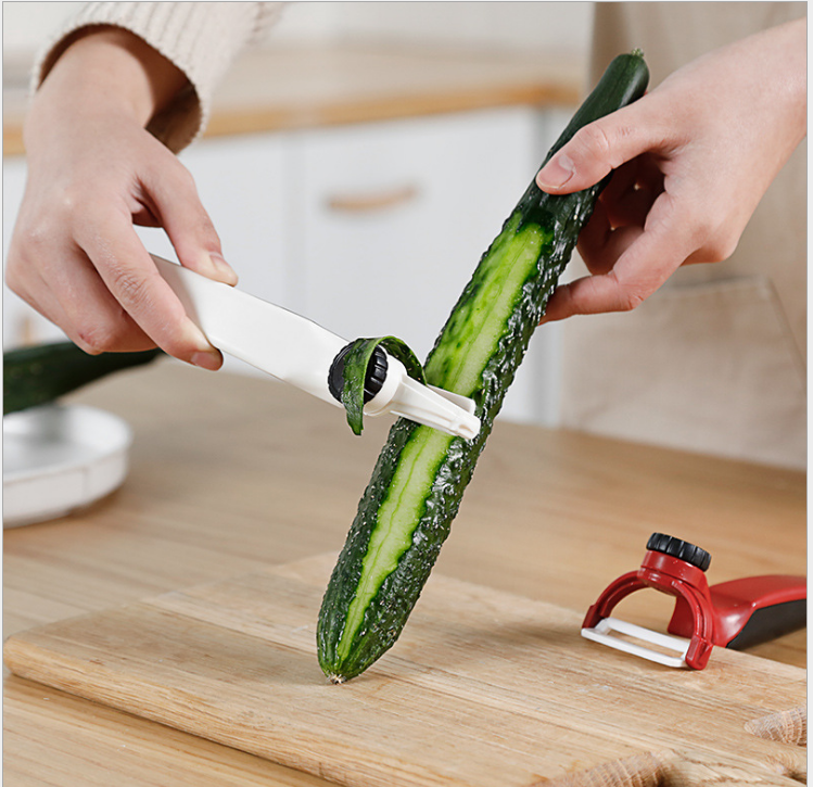 Multi-function 180-degree rotating knife head peeler fruit apple peeler melon fruit potato paring knife Multi-function 180-degree rotating knife head peeler fruit apple peeler melon fruit potato paring knife
