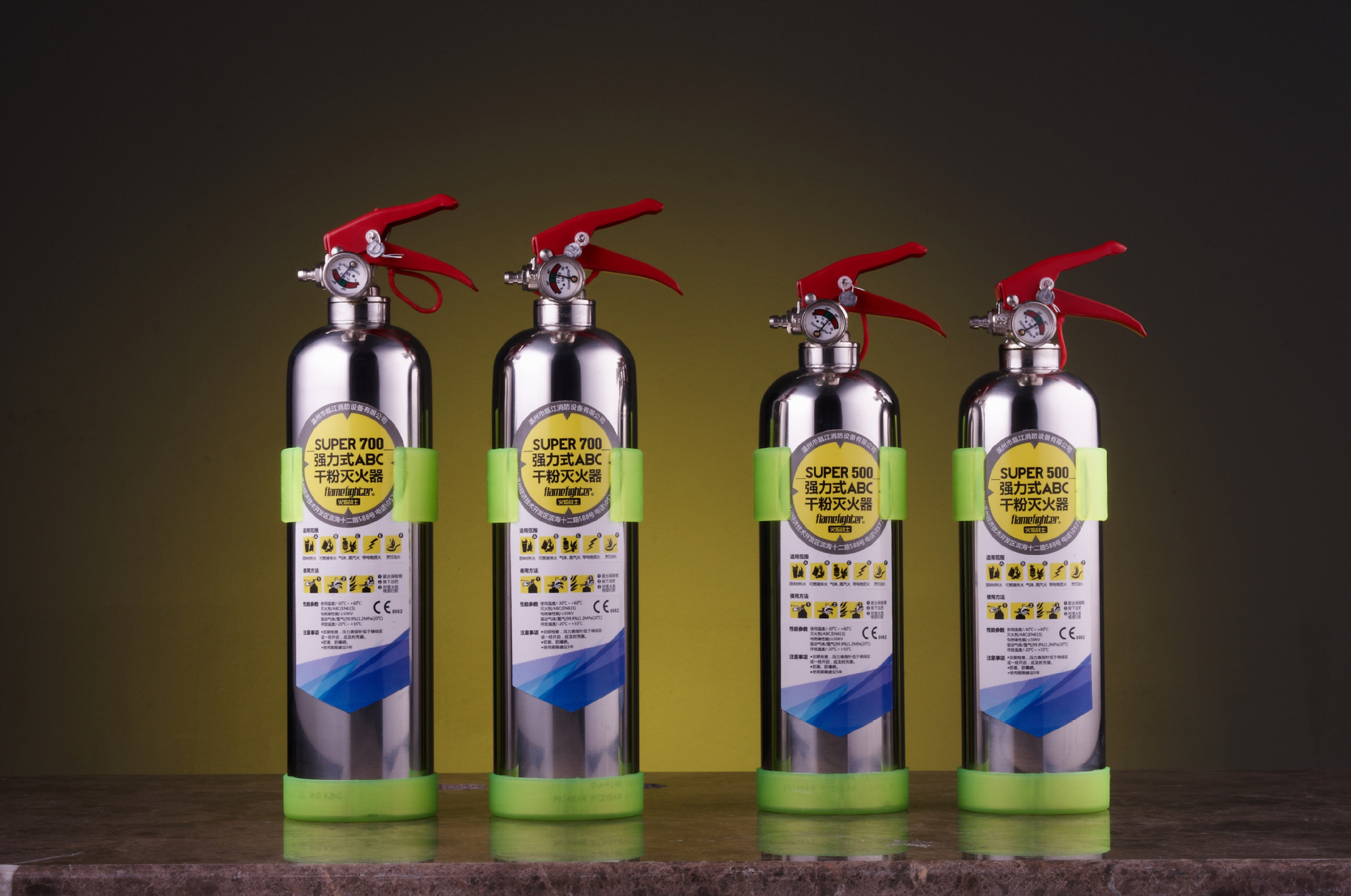 Portable dry powder fire extinguisher portable mini stainless steel portable 700G