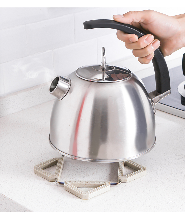 Collapsible heat insulation mat creative non-slip plate bowl mat household plastic table mat teacup pad meal mat Collapsible heat insulation mat creative non-slip plate bowl mat household plastic table mat teacup pad meal mat