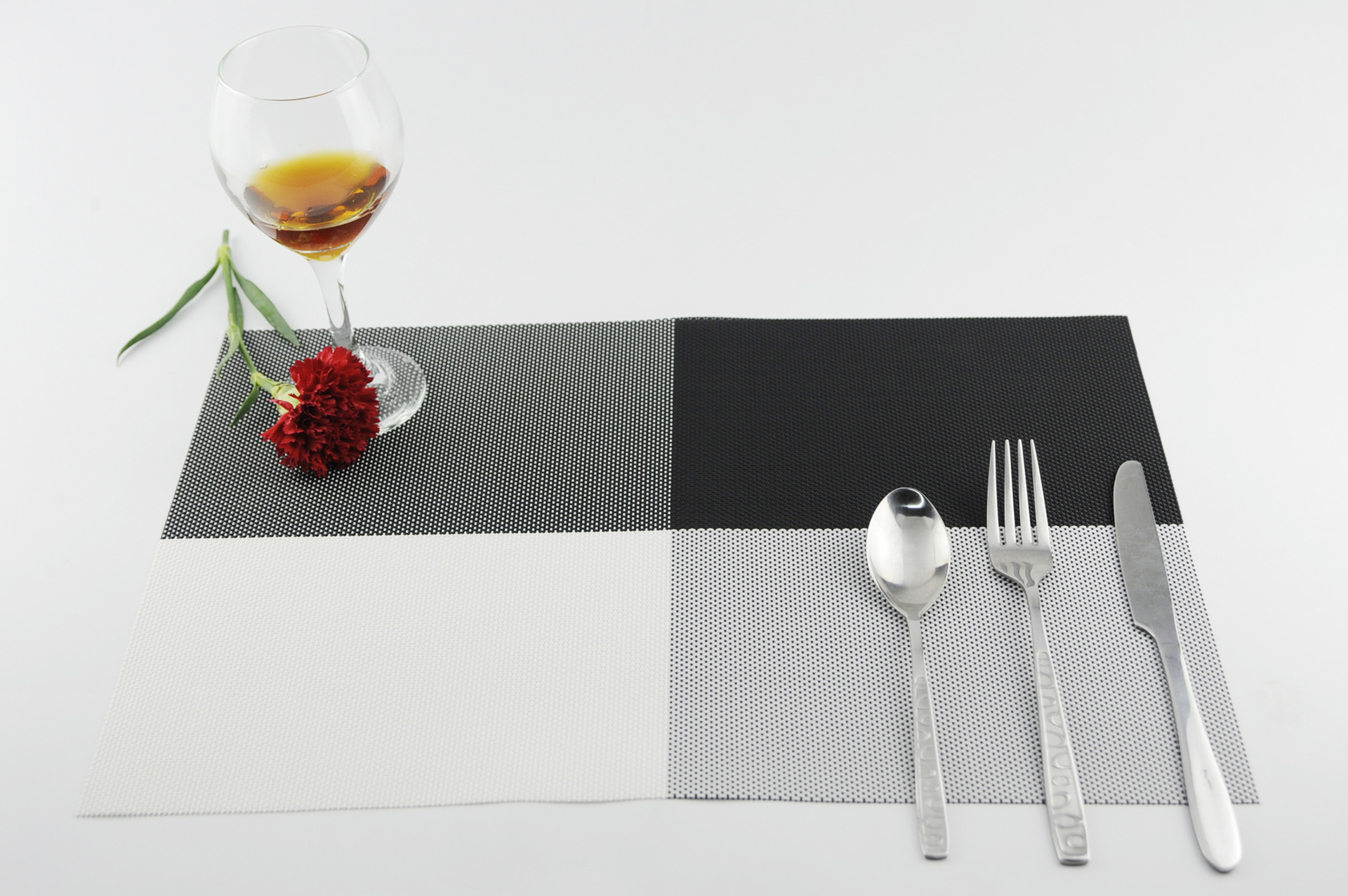 Tian zig-zaggy dining mat PVC western food heat insulation pad Japanese style simple table mat cup pad wholesale a hair Tian zig-zaggy dining mat PVC western food heat insulation pad Japanese style simple table mat cup pad wholesale a hair