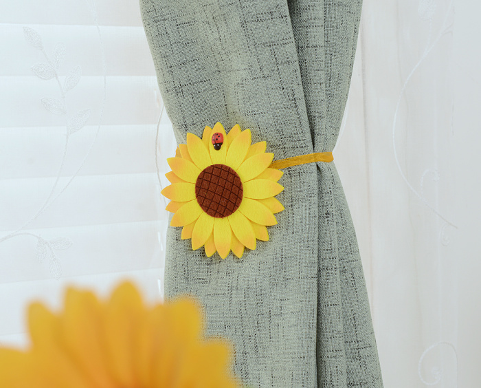 Factory Outlet filled email European creative cartoon magnetic curtain buckle strap wedding curtains cute sunflower