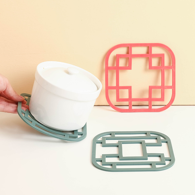 TPR Hollow Non-Slip Insulation Mat Dining Table Heat Dissipation Anti-Scald Pan Mat Tableware Set Placemat Soft Rubber Pad Non-Slip Teacup Saucer
