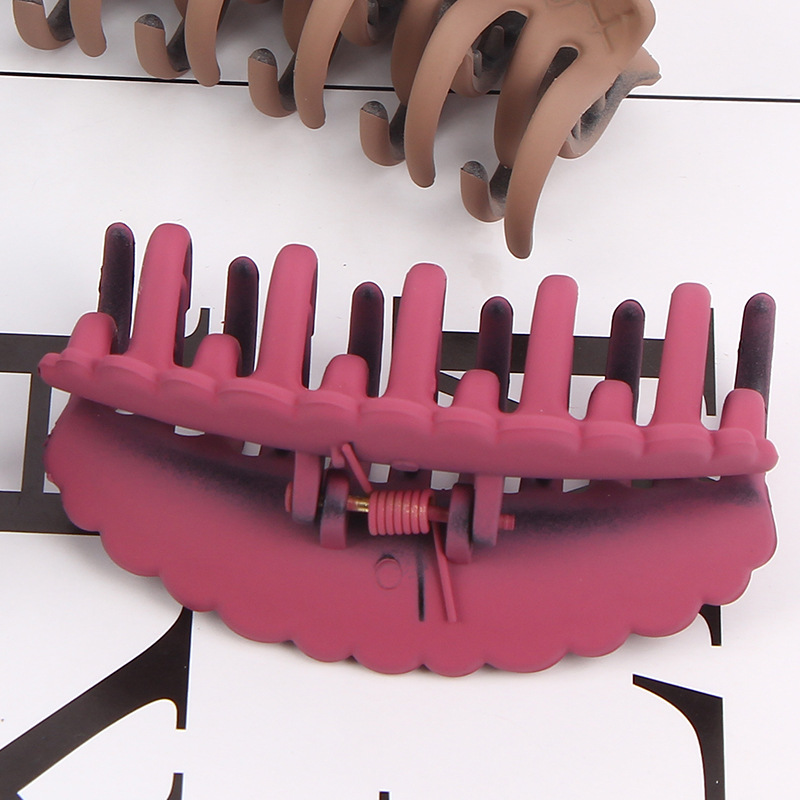 Red Wave South Korean temperament simple Ins retro medium size grab clip ladies shower tray hair environmental plastic hairpin