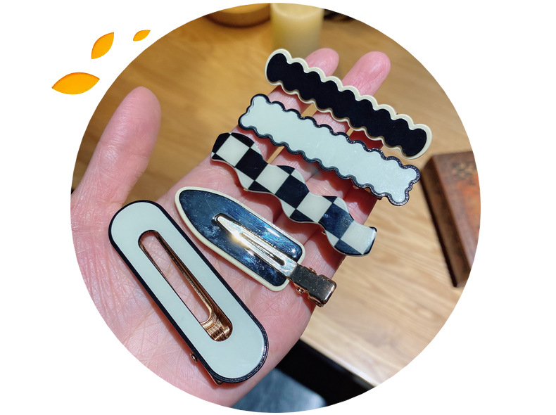 Simple Wave Chessboard Plaid Barrettes Duckbill Side Clip Bang Clip Black And White Plaid Hair Clip Side Clip Retro Fringe Accessory Simple Wave Chessboard Plaid Barrettes Duckbill Side Clip Bang Clip Black And White Plaid Hair Clip Side Clip Retro Fringe Accessory