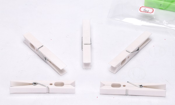 Natural Lin plastic clip household plastic jacket clip fashion white Size:94.5*12*15/14mm