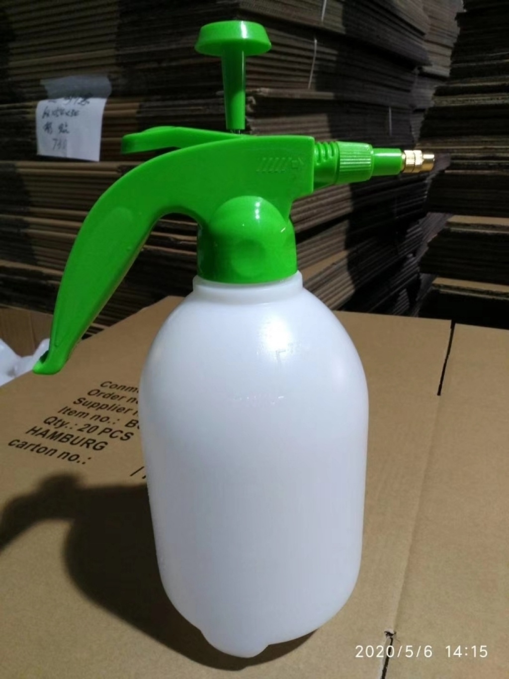 Water sprayer to hand pressure air sprayer, plastic sprayer, watering pot garden watering pot pressure sprayer Water sprayer to hand pressure air sprayer, plastic sprayer, watering pot garden watering pot pressure sprayer