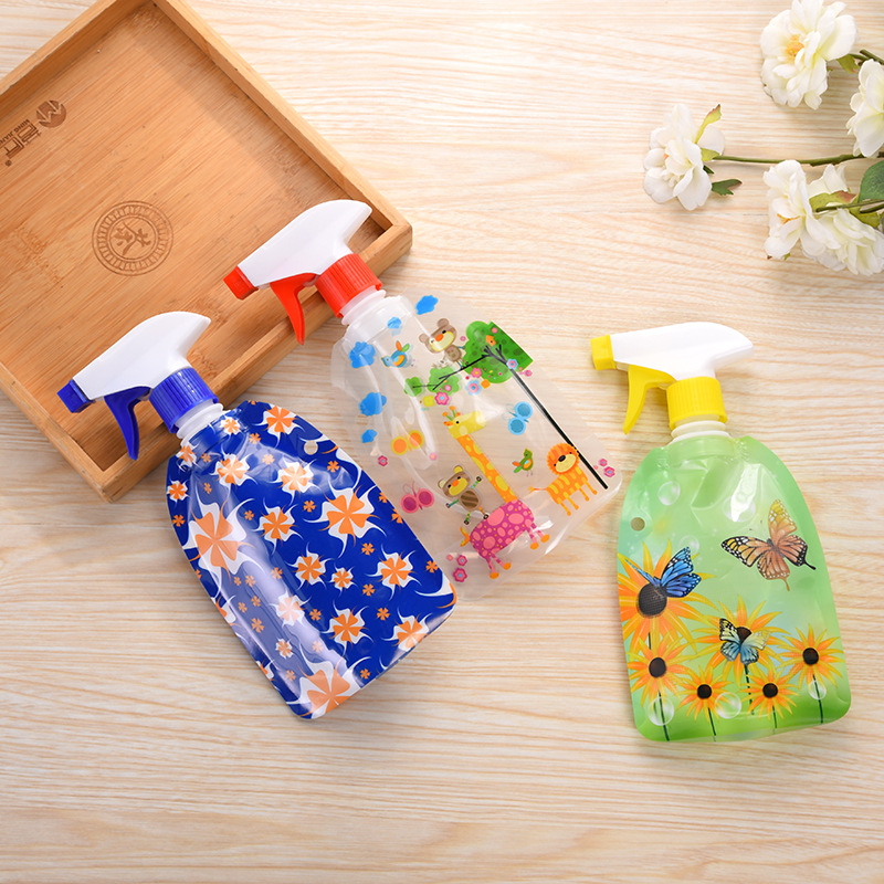 Folding flower watering can plastic hand - pressed watering can portable Folding sprayer to printing the spray bottle Folding flower watering can plastic hand - pressed watering can portable Folding sprayer to printing the spray bottle