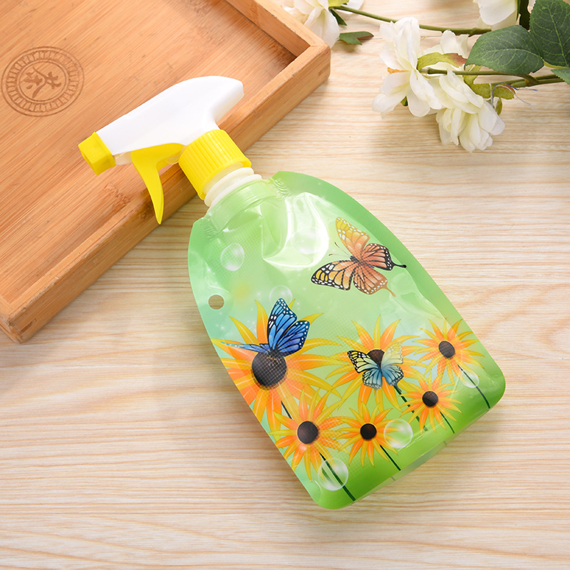 Folding flower watering can plastic hand - pressed watering can portable Folding sprayer to printing the spray bottle Folding flower watering can plastic hand - pressed watering can portable Folding sprayer to printing the spray bottle