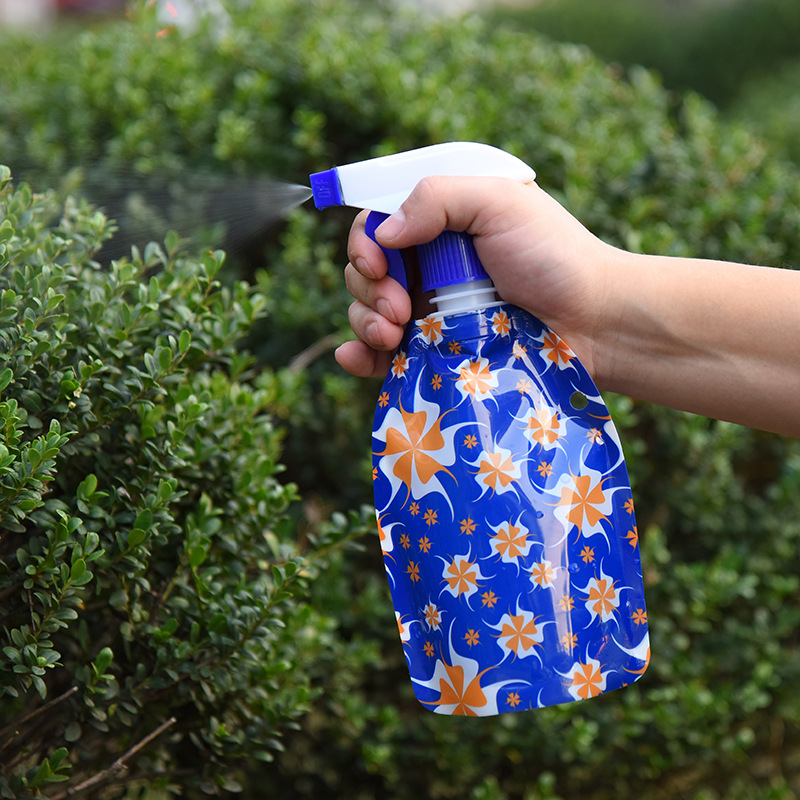 Folding flower watering can plastic hand - pressed watering can portable Folding sprayer to printing the spray bottle Folding flower watering can plastic hand - pressed watering can portable Folding sprayer to printing the spray bottle