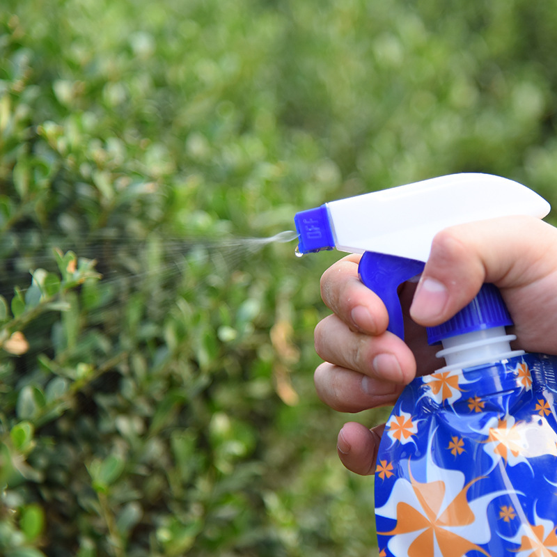 Folding flower watering can plastic hand - pressed watering can portable Folding sprayer to printing the spray bottle Folding flower watering can plastic hand - pressed watering can portable Folding sprayer to printing the spray bottle
