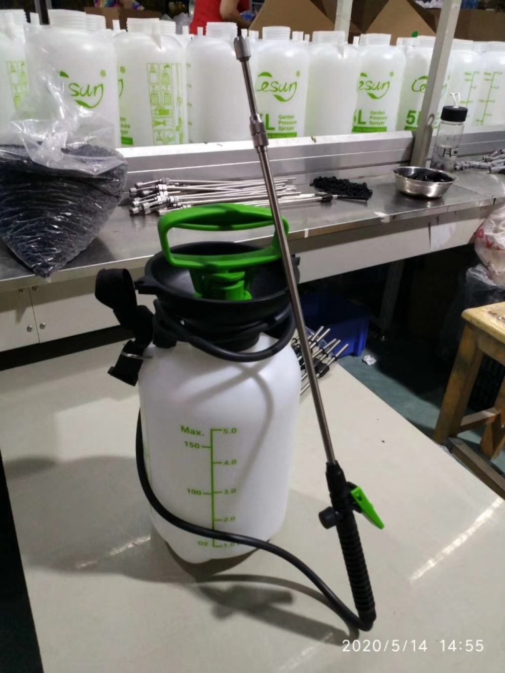 The Sprayer plastic Sprayer 5 l water bottle air pressure Sprayer garden Sprayer garden watering flowers The Sprayer plastic Sprayer 5 l water bottle air pressure Sprayer garden Sprayer garden watering flowers