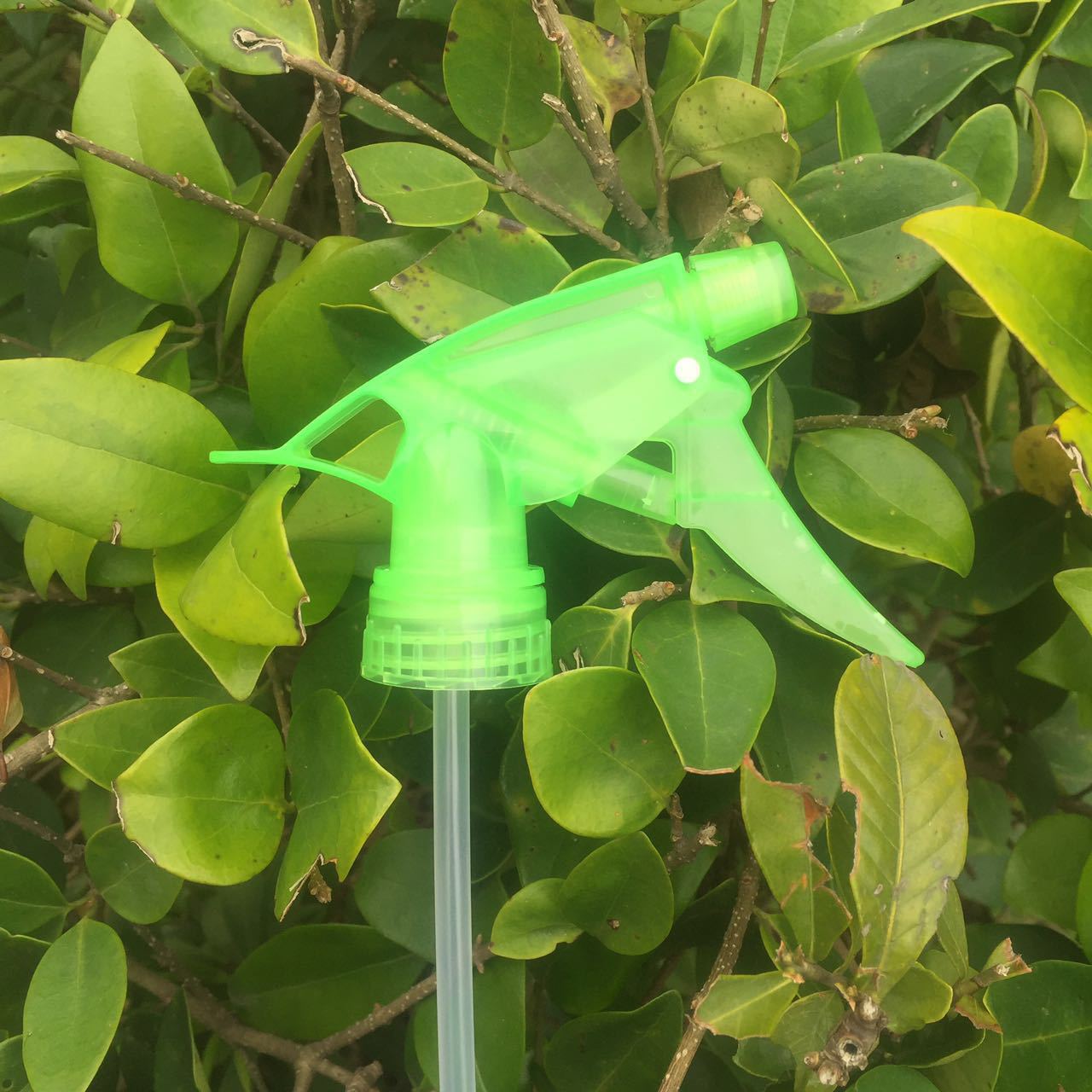 A Gun Hand Buckle Disinfectant Fluid Sprayer Nozzle Watering Plastic Water Spray Sprinkling Can Oil Spray Pot Atomization Sprinkling Can Head