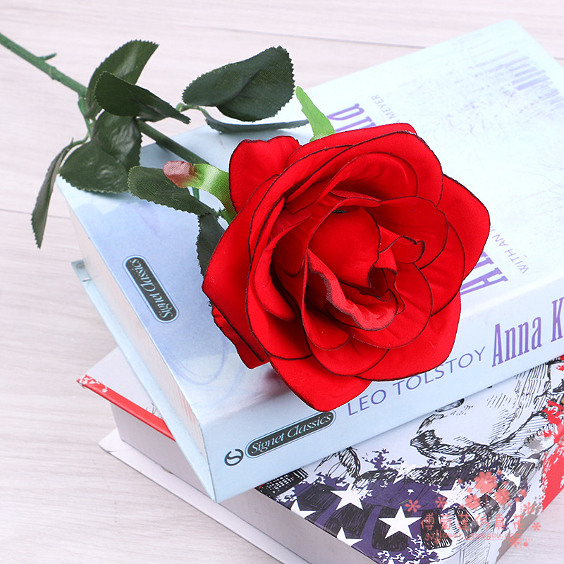 Artificial flower simulation bouquet home decoration flowers single rose silk flower wedding dried flowers.