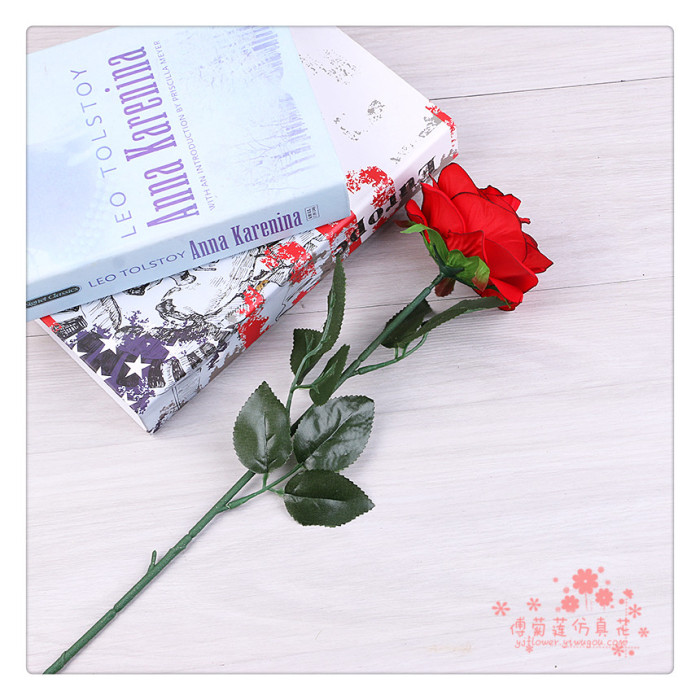 Artificial flower simulation bouquet home decoration flowers single rose silk flower wedding dried flowers.