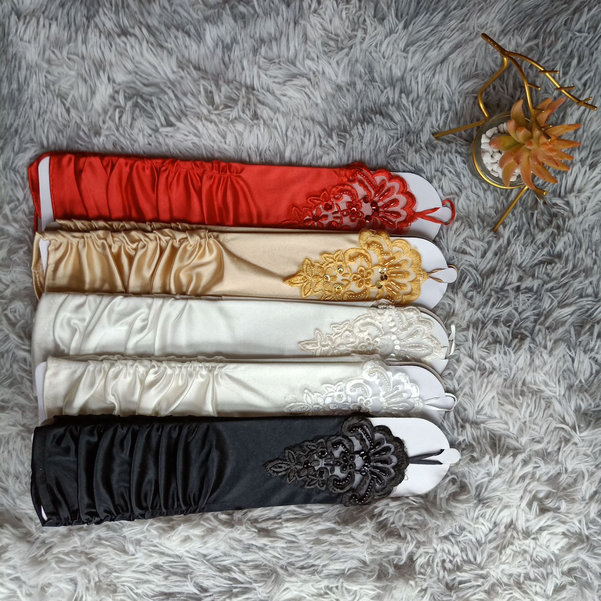 Factory Direct Sales Cross-Border Hot Sale Embroidered Laminate Long Hook Finger Wedding Etiquette Stage Accessories Gloves