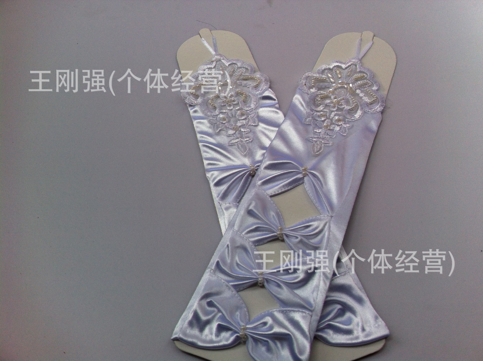 2021 Red New Style Long Gloves Bridal Wedding Lace Gloves Full Finger Gloves Wedding Dress Accessories Wholesale