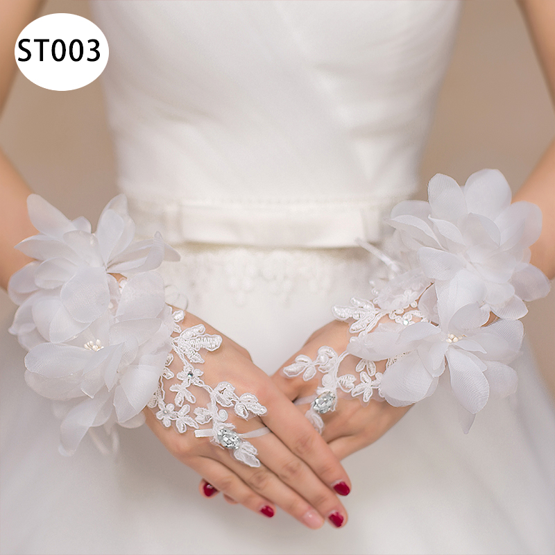 New Strap Gloves Short Fingerless Hook Open Finger Lace Sequins Flower Red Red Bridal Wedding Dress Toast Clothing New Strap Gloves Short Fingerless Hook Open Finger Lace Sequins Flower Red Red Bridal Wedding Dress Toast Clothing