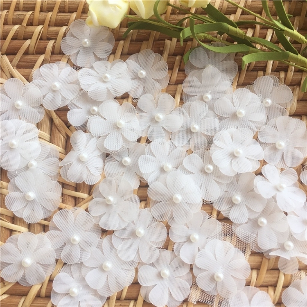 White Double Layer Beaded Flower Material DIY Decorative Wedding Dress Three-Dimensional Small Flower Costume Hat Applique White Double Layer Beaded Flower Material DIY Decorative Wedding Dress Three-Dimensional Small Flower Costume Hat Applique