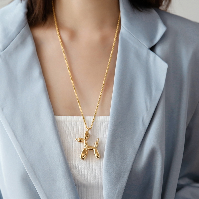 European and American Retro Balloon Dog Long Necklace Sweater Chain Hip Hop Cool Fashion Online Red Fashion Minimalist Design Does Not Fade