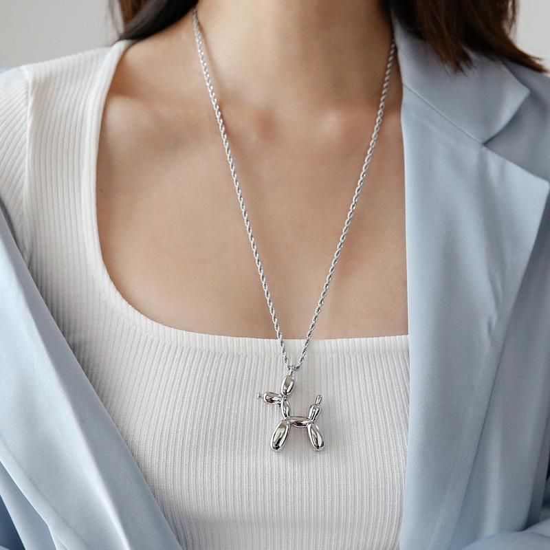 European and American Retro Balloon Dog Long Necklace Sweater Chain Hip Hop Cool Fashion Online Red Fashion Minimalist Design Does Not Fade