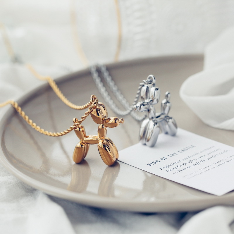 European and American Retro Balloon Dog Long Necklace Sweater Chain Hip Hop Cool Fashion Online Red Fashion Minimalist Design Does Not Fade