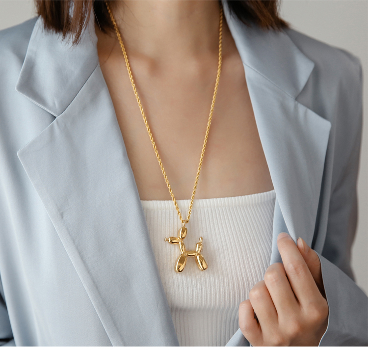 European and American Retro Balloon Dog Long Necklace Sweater Chain Hip Hop Cool Fashion Online Red Fashion Minimalist Design Does Not Fade
