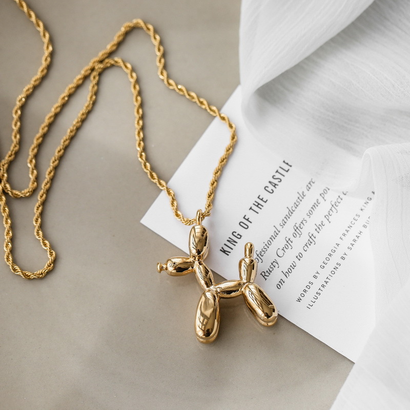 European and American Retro Balloon Dog Long Necklace Sweater Chain Hip Hop Cool Fashion Online Red Fashion Minimalist Design Does Not Fade