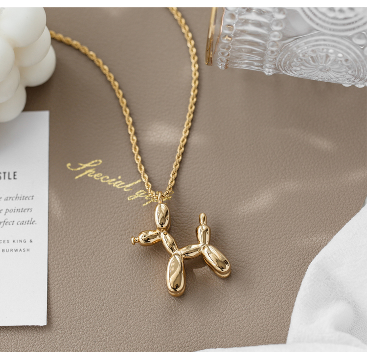 European and American Retro Balloon Dog Long Necklace Sweater Chain Hip Hop Cool Fashion Online Red Fashion Minimalist Design Does Not Fade