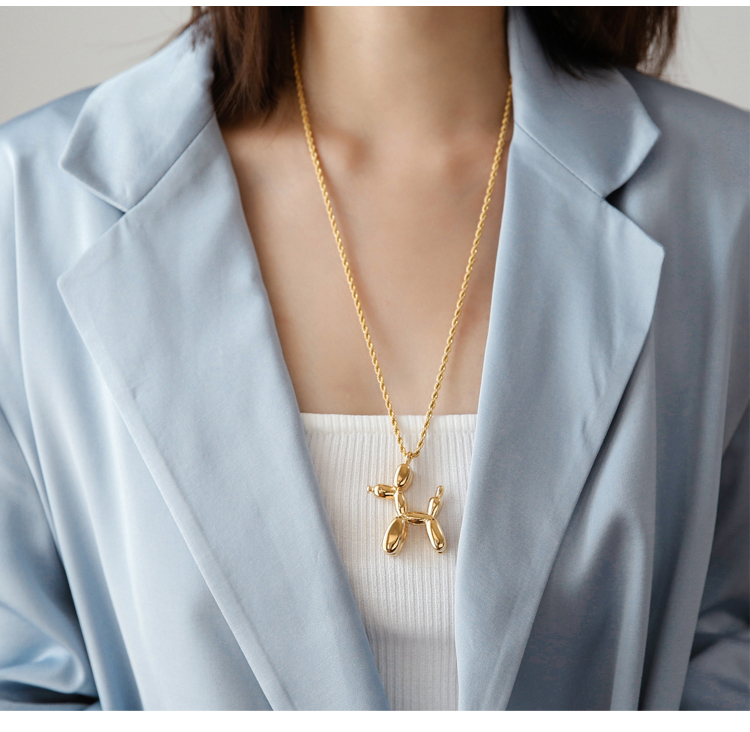European and American Retro Balloon Dog Long Necklace Sweater Chain Hip Hop Cool Fashion Online Red Fashion Minimalist Design Does Not Fade