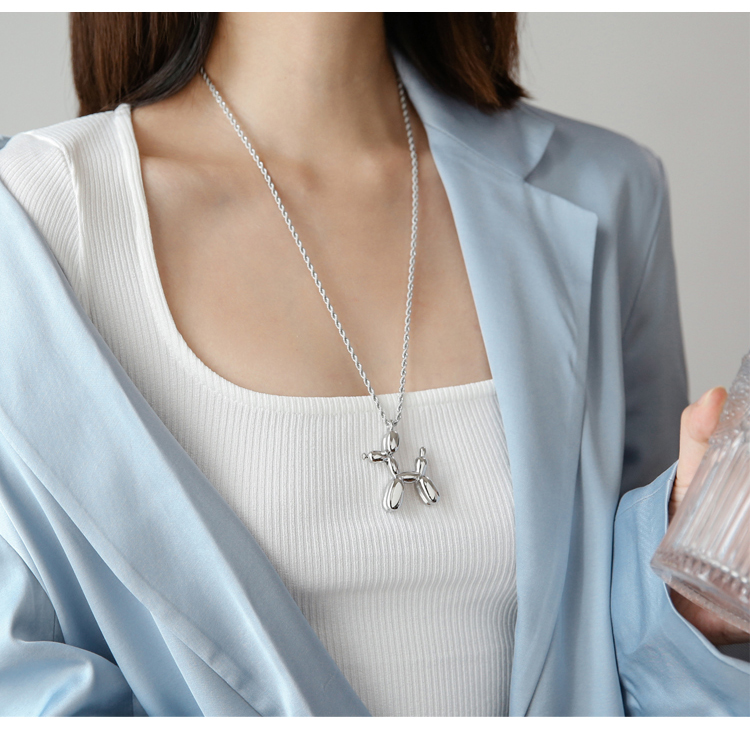 European and American Retro Balloon Dog Long Necklace Sweater Chain Hip Hop Cool Fashion Online Red Fashion Minimalist Design Does Not Fade