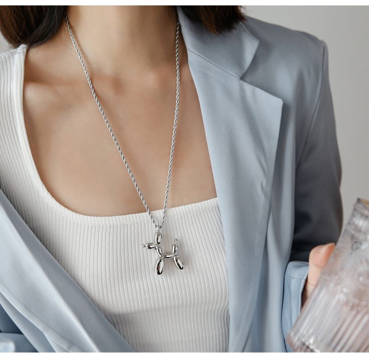 European and American Retro Balloon Dog Long Necklace Sweater Chain Hip Hop Cool Fashion Online Red Fashion Minimalist Design Does Not Fade