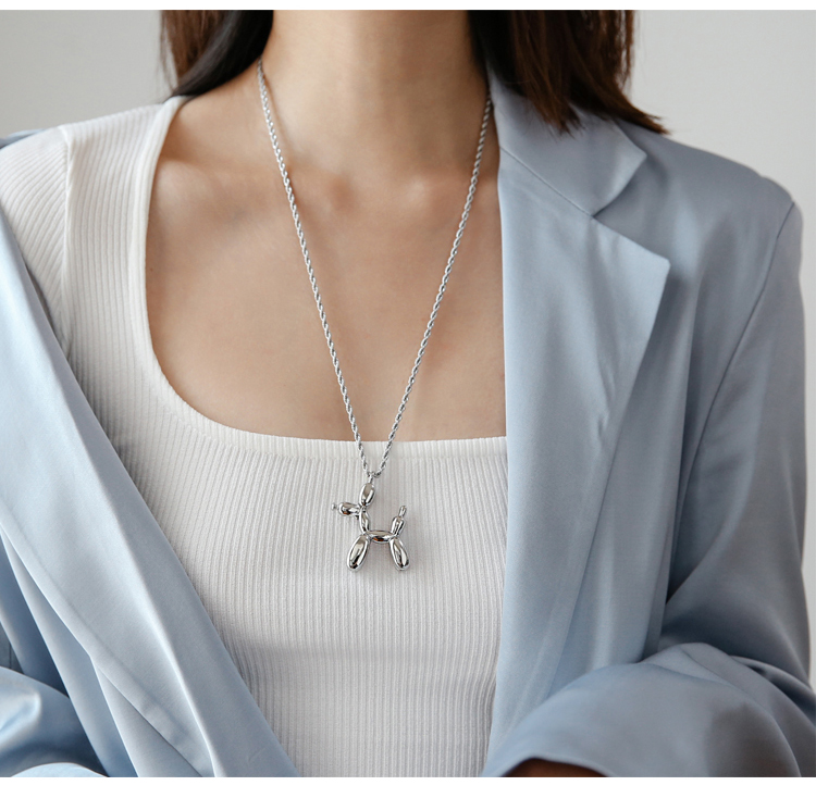 European and American Retro Balloon Dog Long Necklace Sweater Chain Hip Hop Cool Fashion Online Red Fashion Minimalist Design Does Not Fade