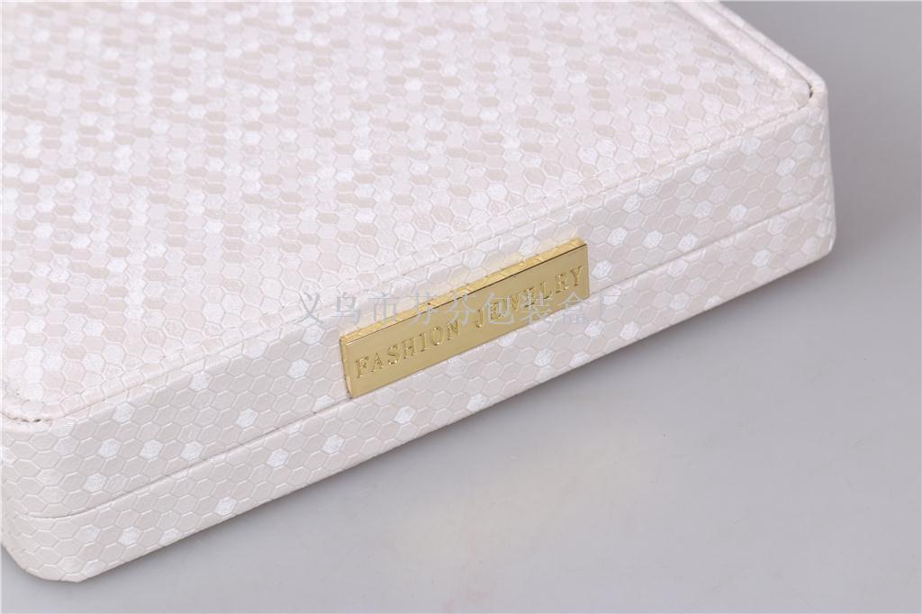 Pendant box stud ring box: Flannelette jewelry box good bracelet box stud ring box Pendant box stud ring box: Flannelette jewelry box good bracelet box stud ring box