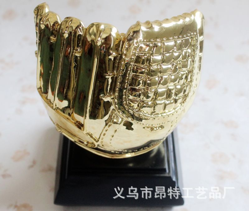 Resin Crafts Electroplating Baseball Gloves Home Decorations Creative Sports Trophy Gift Customization