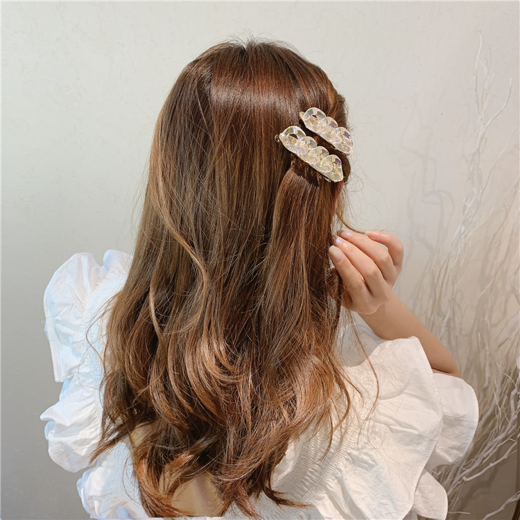 Korea East Gate Coloured glaze Chain hair Clip Word Clip Edge Clip Girl Duck Mouth Clip temperament Hair clip Korea East Gate Coloured glaze Chain hair Clip Word Clip Edge Clip Girl Duck Mouth Clip temperament Hair clip