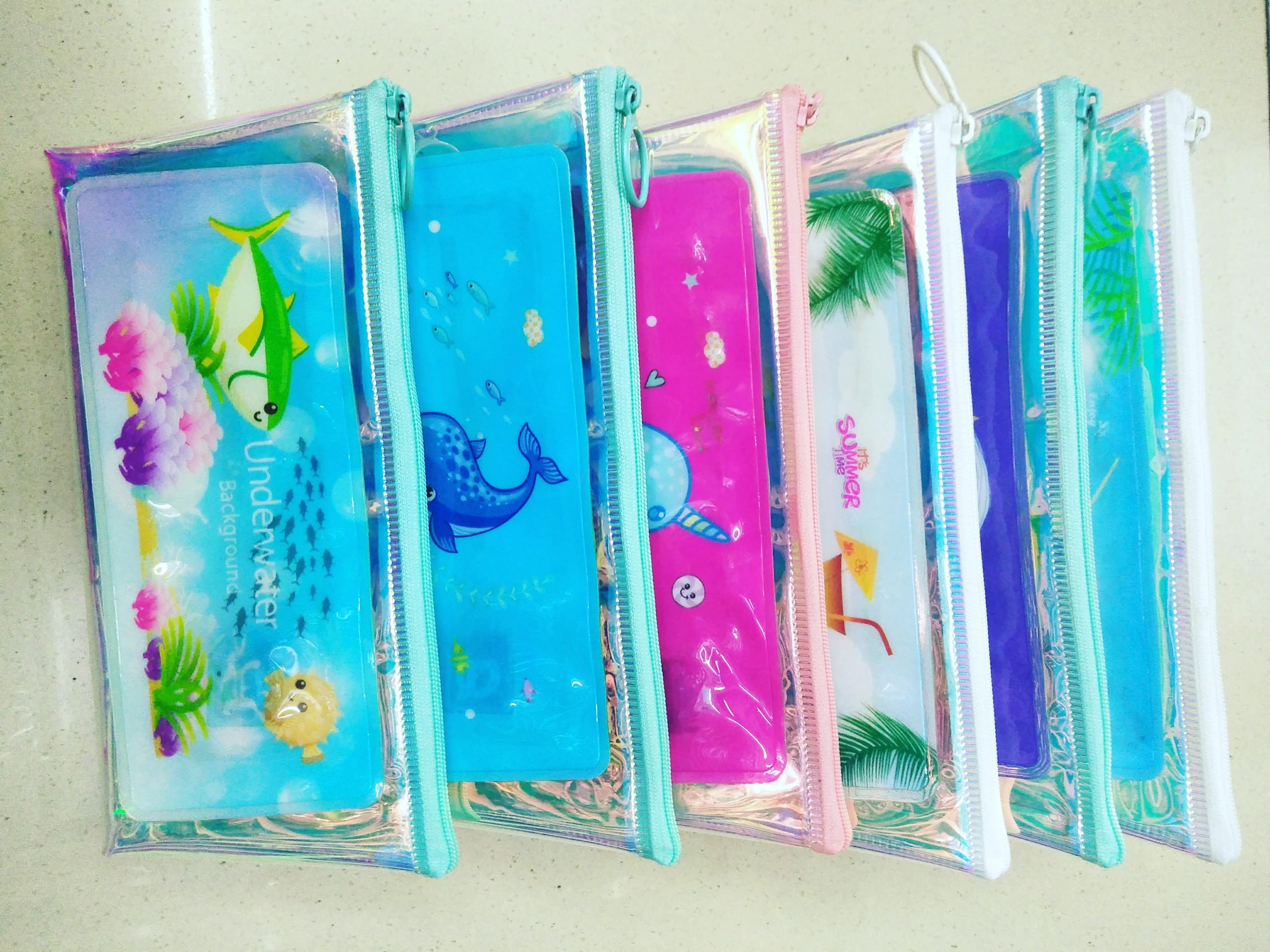New Creative Laser with Light Pencil Case Cute Refreshing Luminous Flashing Light Pencil Box Primary School Stationery Box