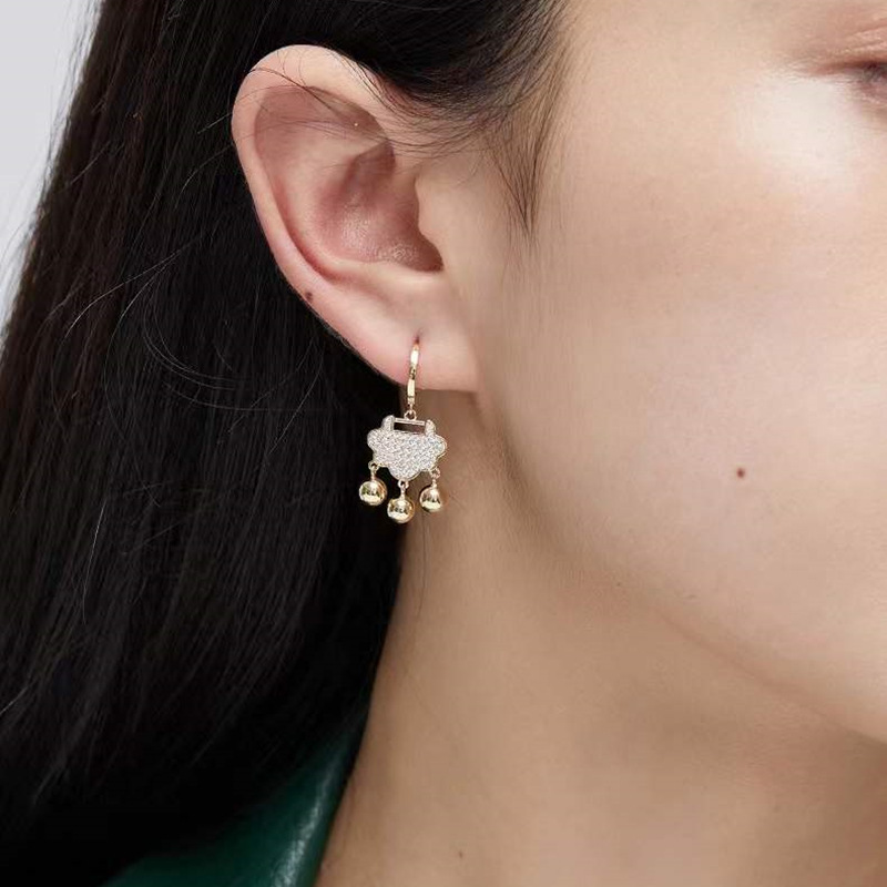 Safety Lock Earring Ear Clip Female Affordable Luxury Fashion Unique Bell Eardrops TikTok Same Style Temperament Small Golden Balls Ear Buckle