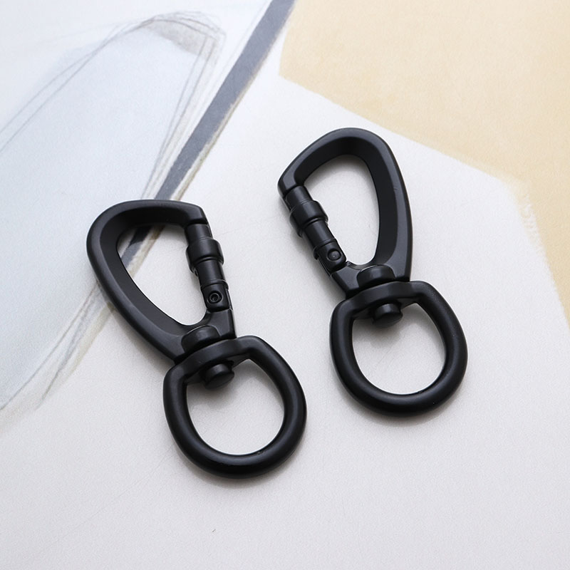 Carabiner Dog Hand Holding Rope Hook Outdoor Hanging Buckle Pet Universal Hook Climbing Safety Buckle Keychain Quick Buckle Hanging Buckle