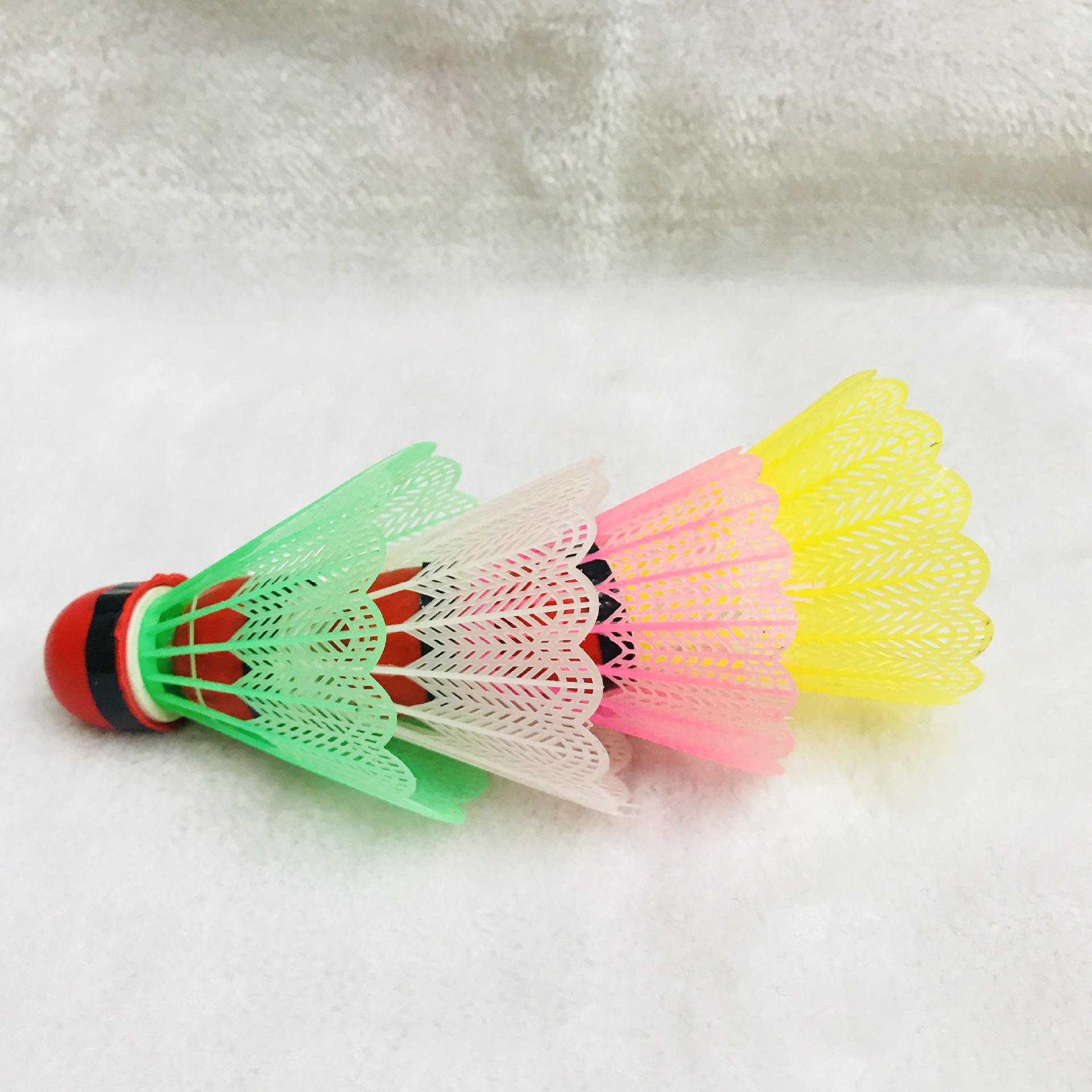 Factory direct selling color plastic badminton red leather first 4 children's entertainment training toys small wholesal