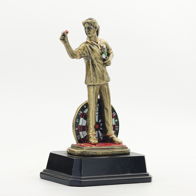 New resin darts trophy man trophy metal MEDALS custom factory direct selling crafts 3379 New resin darts trophy man trophy metal MEDALS custom factory direct selling crafts 3379