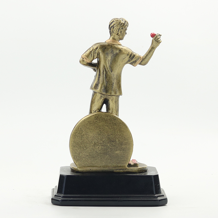 New resin darts trophy man trophy metal MEDALS custom factory direct selling crafts 3377
