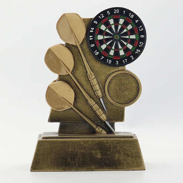 New resin darts trophy person trophy metal MEDALS custom factory direct crafts 1413 New resin darts trophy person trophy metal MEDALS custom factory direct crafts 1413