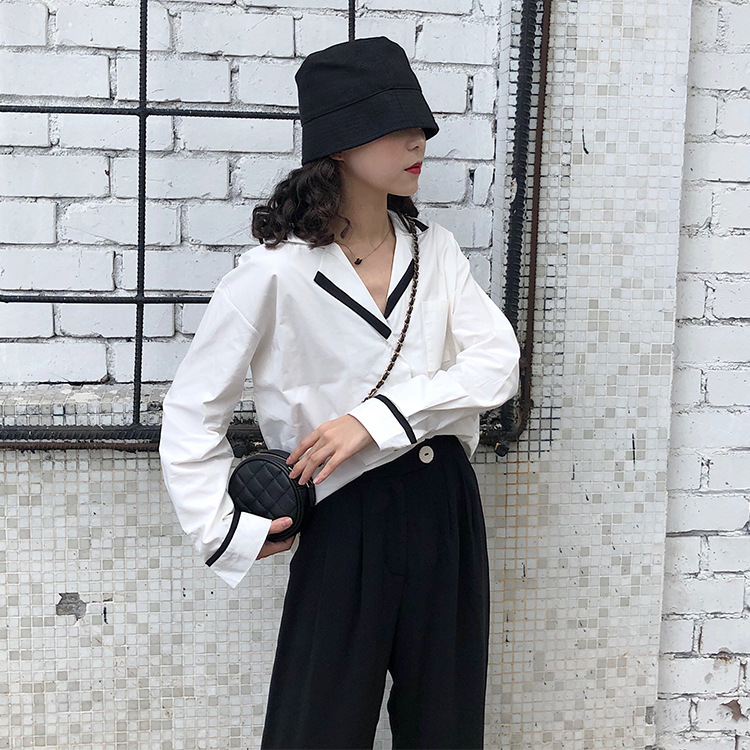 Autumn OL wind shirt black and white simple blouse female black and white Mosaic loose version off rotator cuff shirt female