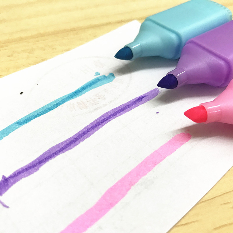 Fruit - flavored highlighter with 6 mini highlighter pens in the key circle of graffiti highlighter pen TIANFU Fruit - flavored highlighter with 6 mini highlighter pens in the key circle of graffiti highlighter pen TIANFU