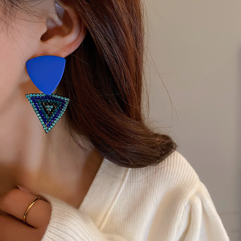 Klein Blue 925 Silver Needle Geometric Circle Chain Earrings Personalized and Temperamental Stud Earrings Ins High Sense Korean Earrings Klein Blue 925 Silver Needle Geometric Circle Chain Earrings Personalized and Temperamental Stud Earrings Ins High Sense Korean Earrings