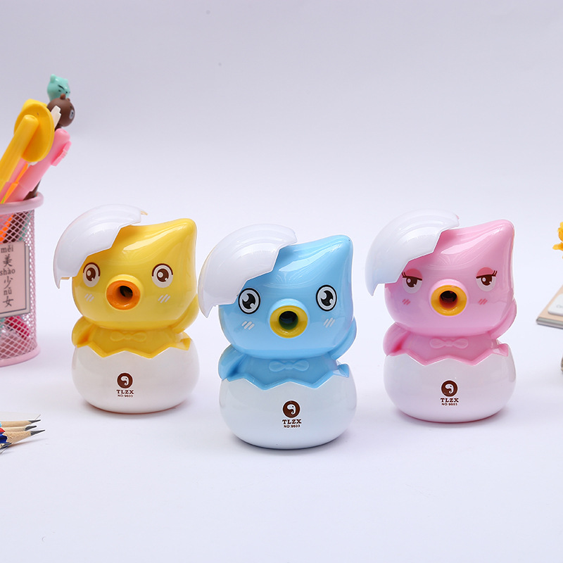 Manufacturers direct sales of children&#039;s cartoon manual pencil sharpener students hand rotary pencil sharpener automatically into the pencil sharpener