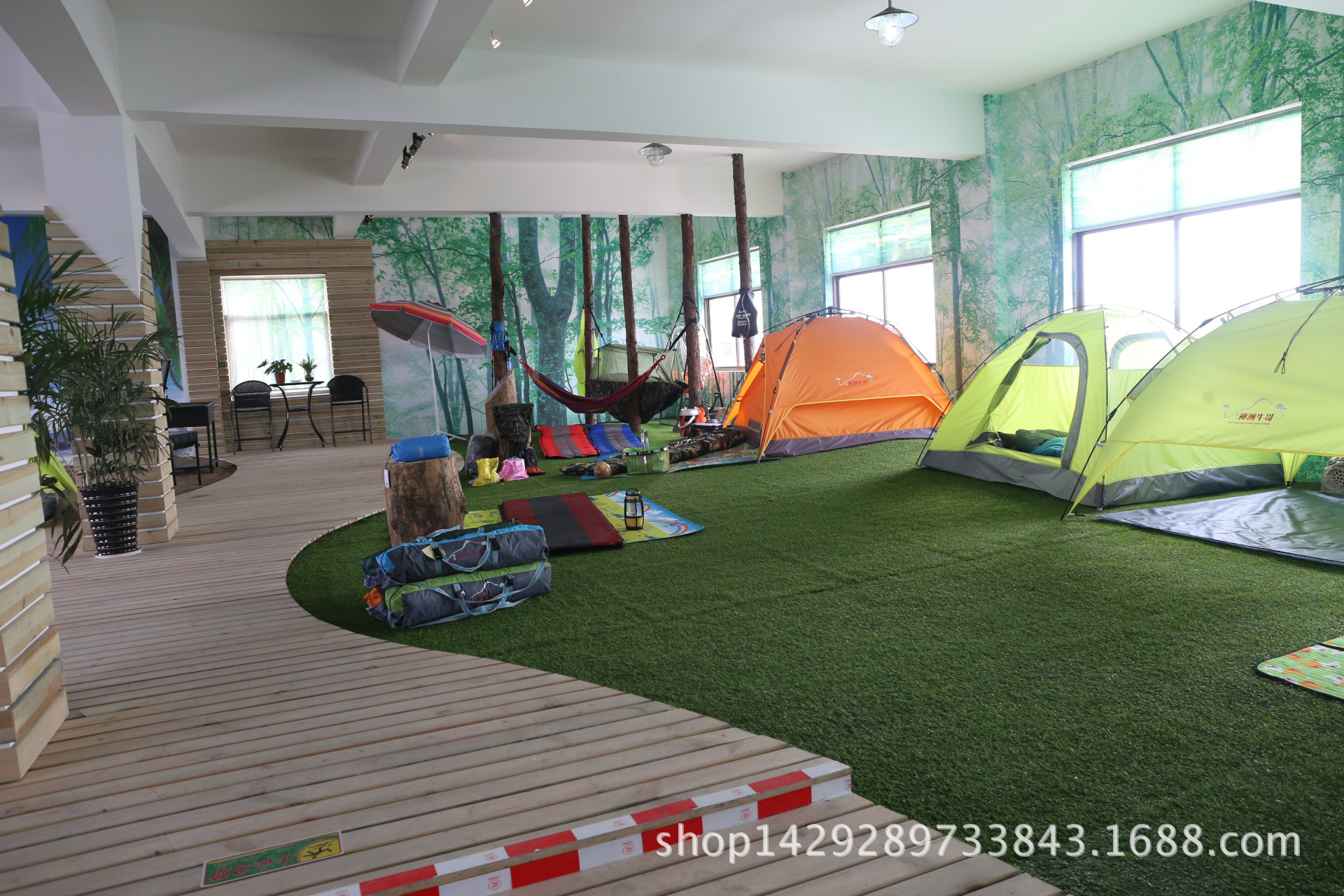 Currently Available Wholesale Picnic Mat Moisture-Proof Mat Outdoor Supplies Tent Mat Grassland Mat Widened Outing Picnic Blanket