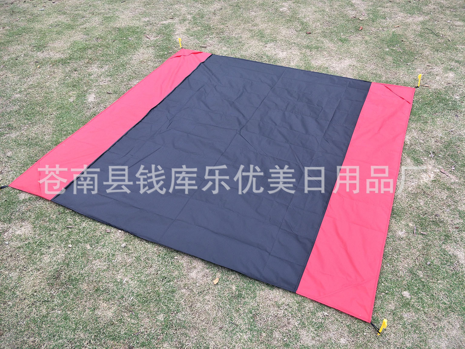 New Camping Outdoor Picnic Mat Waterproof and Foldable Pocket Beach Mat Beach Camping Picnic Blanket Factory Wholesale New Camping Outdoor Picnic Mat Waterproof and Foldable Pocket Beach Mat Beach Camping Picnic Blanket Factory Wholesale